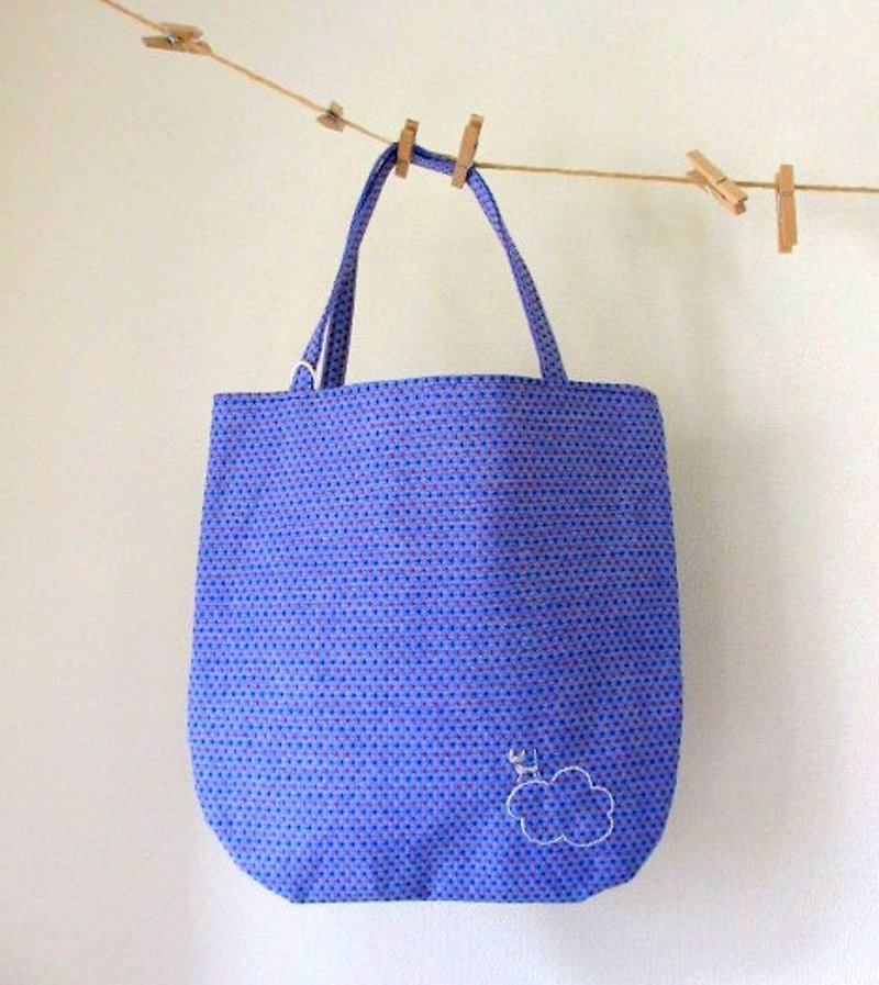 Cat with white cloud　 embroidery bag - Handbags & Totes - Cotton & Hemp Blue