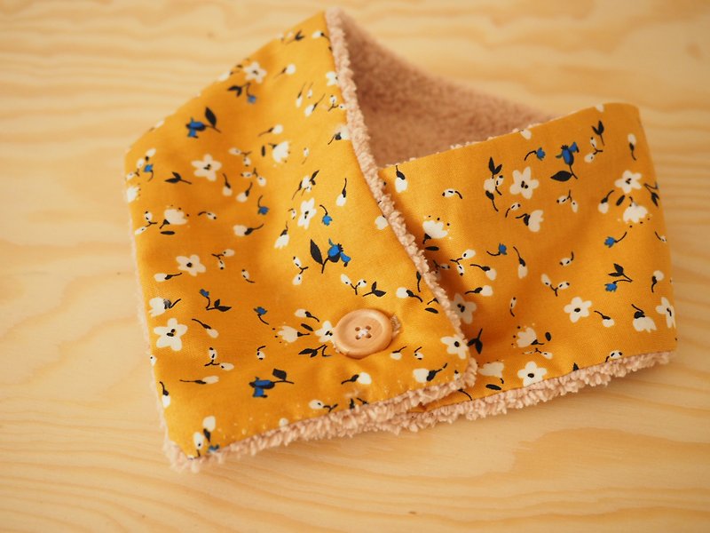 手縫いの暖かいスカーフとかわいい黄色の花柄のネックスカーフ - マフラー・ストール - コットン・麻 オレンジ