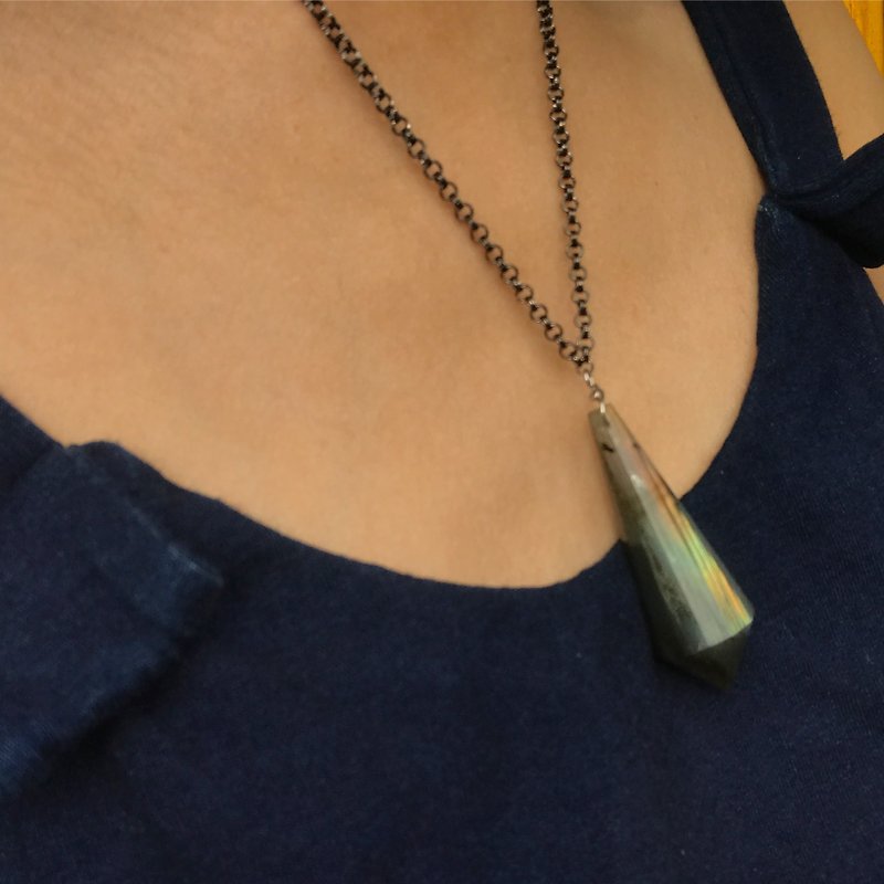 [Lost and find] Sale natural stone psychedelic color light labradorite long necklace - Necklaces - Gemstone Multicolor