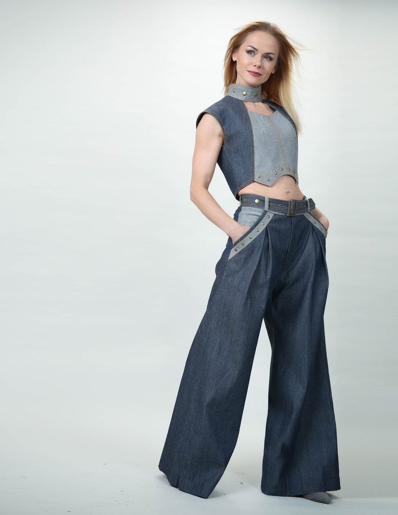 Denim Low-Waisted Wide-Leg Pants and Cut-Out Square Neckline Crop-Top Set - กางเกงขายาว - วัสดุอื่นๆ หลากหลายสี