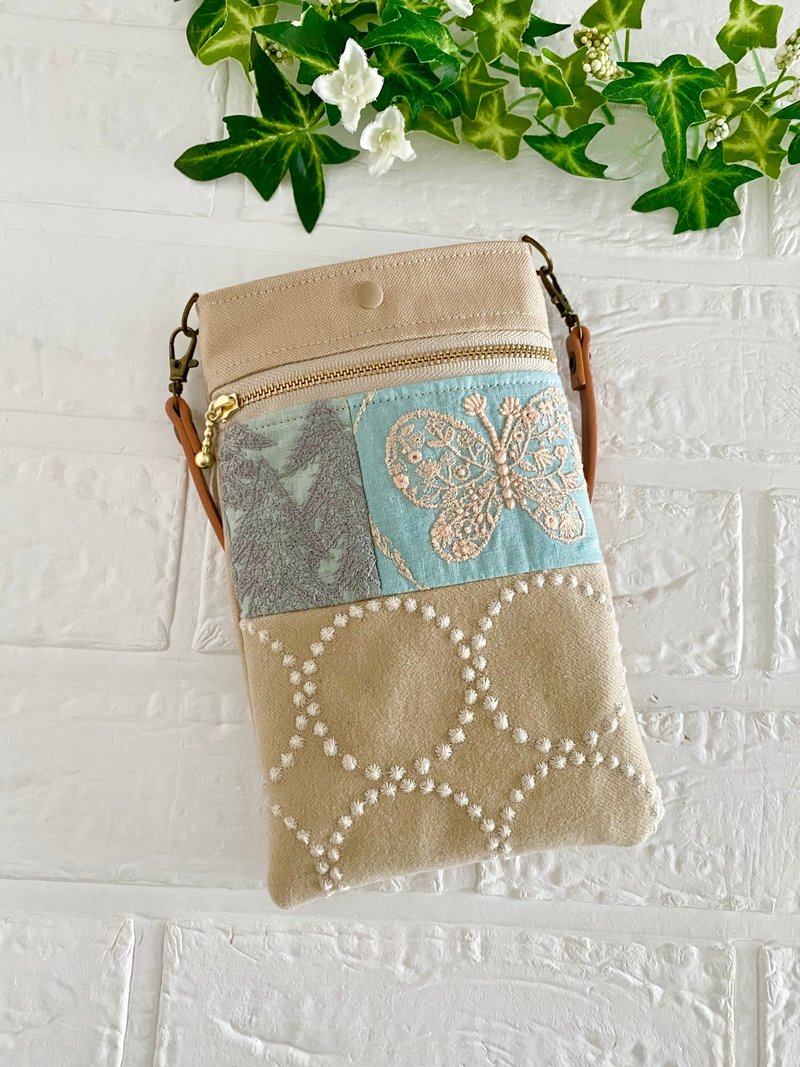 minaperhonen smartphone pouch minaperhonen handcraft bag - Toiletry Bags & Pouches - Cotton & Hemp 