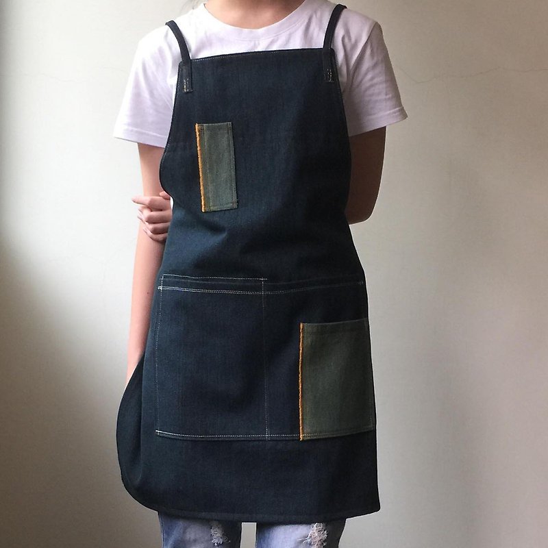 Bleaching and dyeing layer large pockets with a work apron - Aprons - Cotton & Hemp Blue