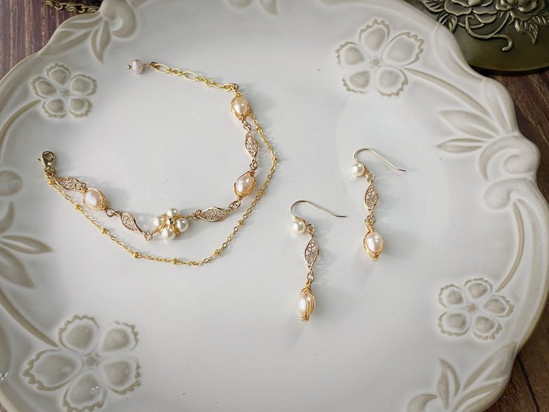 [Christmas gift] Natural freshwater pearl slightly fragrant small temperament bracelet earrings set - สร้อยข้อมือ - ไข่มุก 