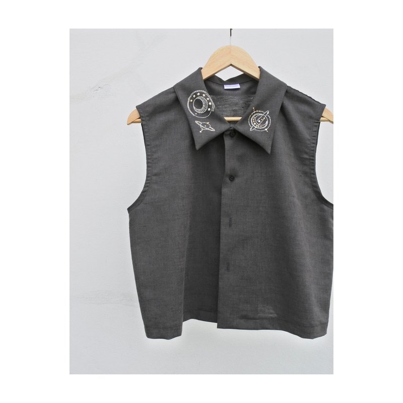 Cropped shirt, sleeveless, dark gray - 女襯衫 - 棉．麻 灰色