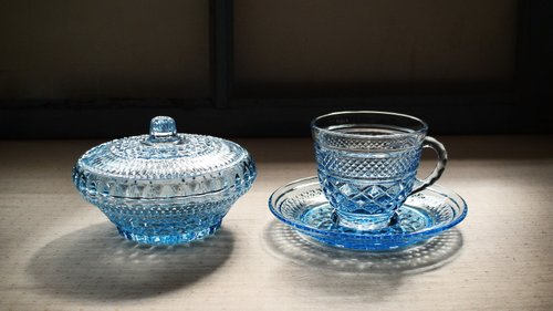 味兒食器 早期咖啡杯碟與糖盒-透藍的稜方 (玻璃/刻花/收納)