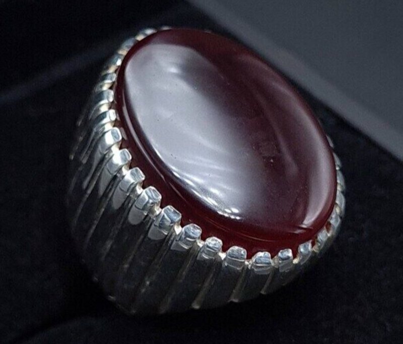 Yemeni Aqeeq Ring Yameni Aqeeq Ring Agate Ring Big Black red Aqeeq Agate Ring - 戒指 - 寶石 紅色