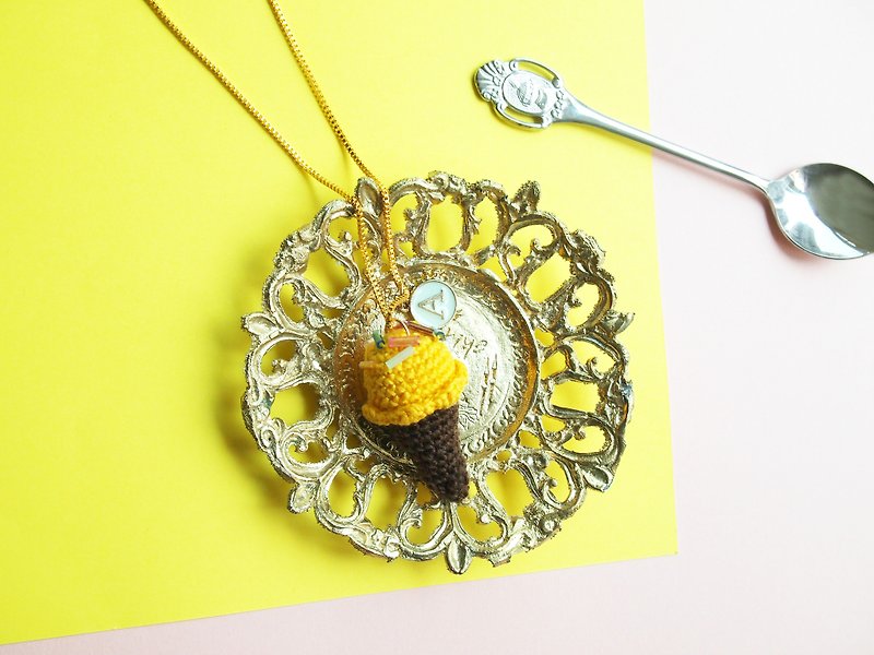 Lovely and sweet hand-woven mango yellow ice cream ice cream pendant necklace BP021