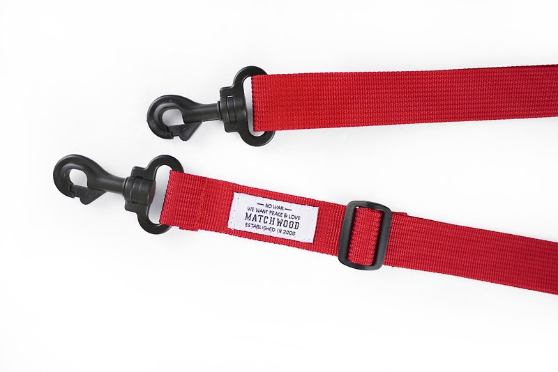 Interchangeable and adjustable shoulder strap Matchwood red