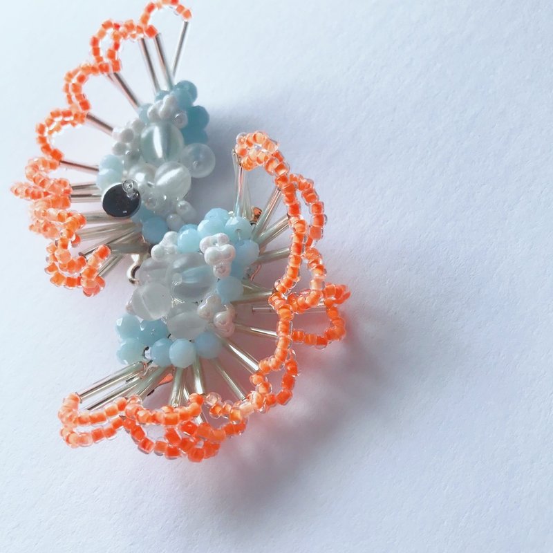 70034 *** arcana　——　Frill bead earrings ___ Neon orange * silver * light blue - ต่างหู - แก้ว สีส้ม