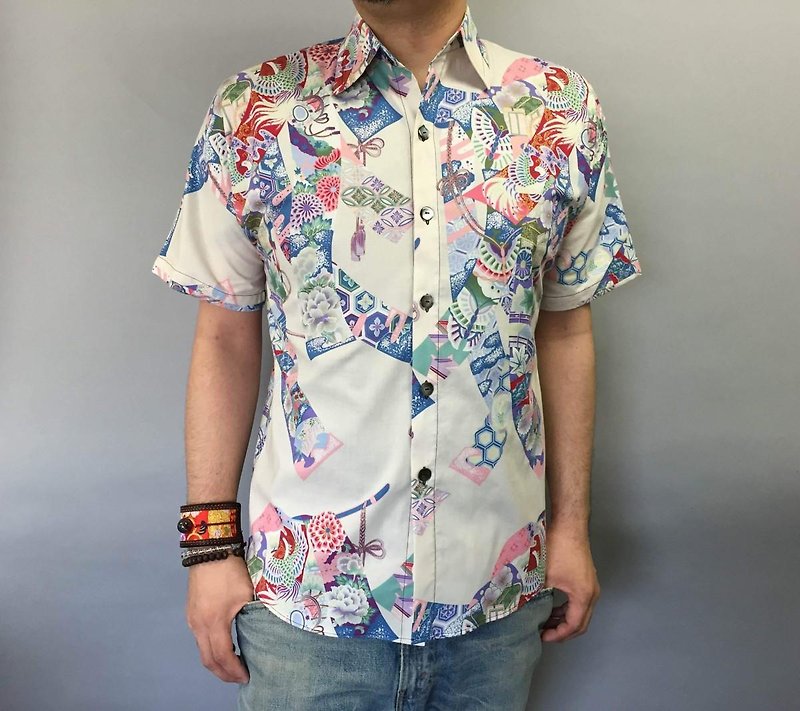 Short-sleeved shirt Japanese Pattern (flower pattern on the Indian meal)