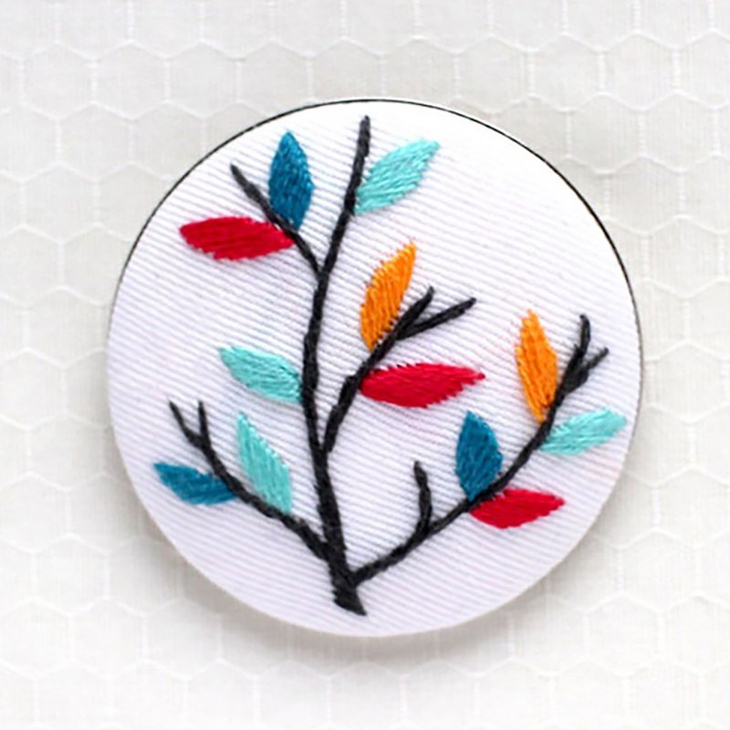 Tree branch  - Embroidery Brooch Kit - Knitting, Embroidery, Felted Wool & Sewing - Thread Red