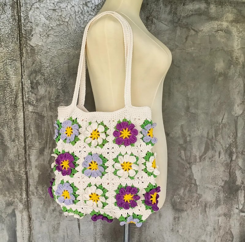 Granny Square flowers woven bag - Handbags & Totes - Cotton & Hemp 