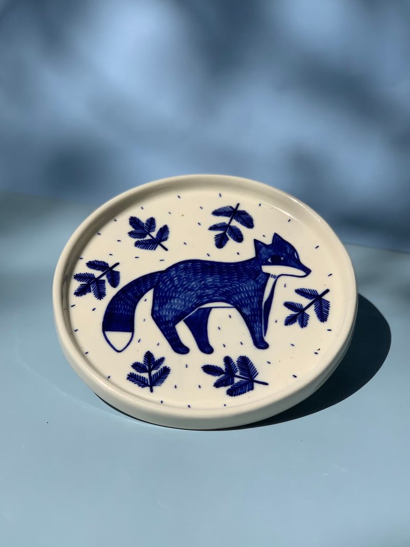 Fox whit leaf (M) l ceramics l May&Clay Ceramics Studio - 碟子/醬料碟/醬油碟 - 陶 藍色