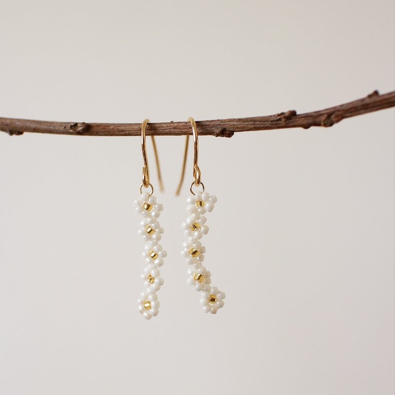 串珠耳飾_迷你小花串/珍珠白/beading earing - 耳環/耳夾/耳骨夾 - 玻璃 白色