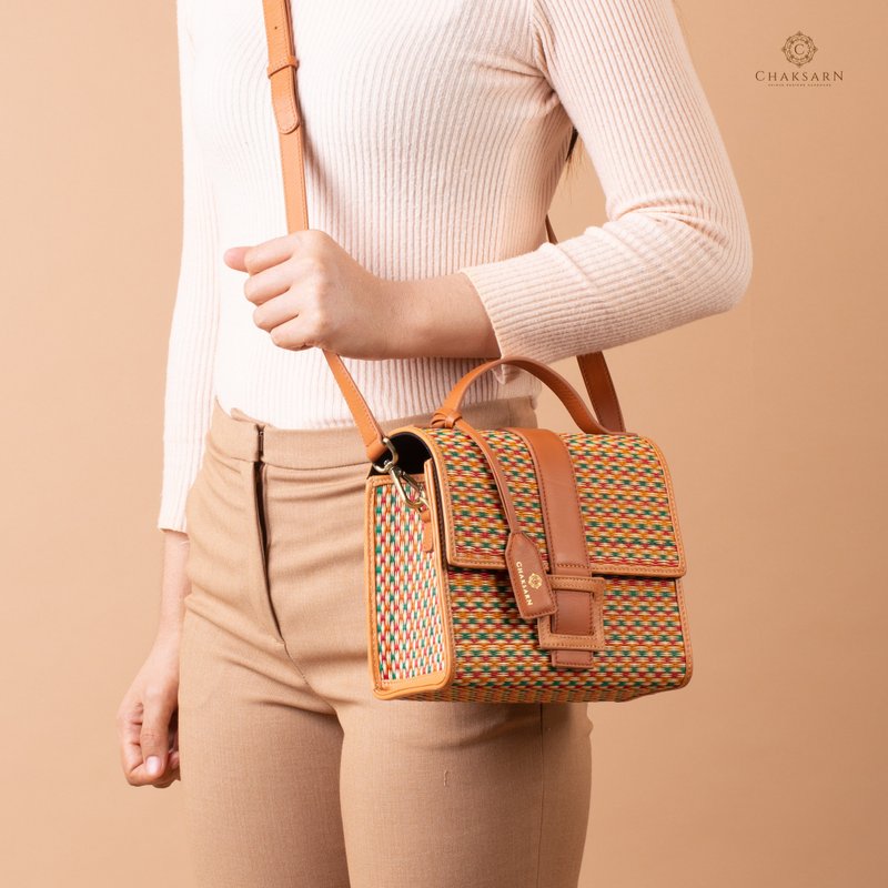 Crossbody Leather Woven Straw Bag in Brown Tan by Chaksarn - 手提包/手提袋 - 真皮 橘色