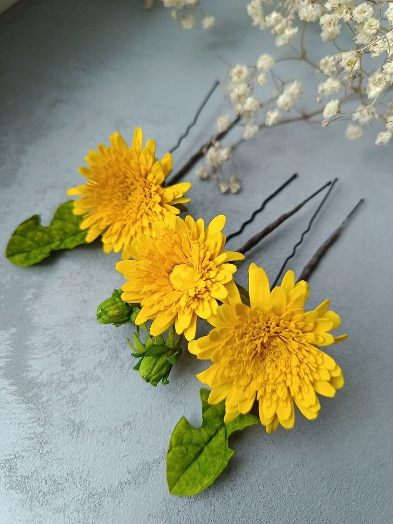 Real touch dandelion hairpins for wedding. Summer headpiece with yellow flowers. - เครื่องประดับผม - วัสดุอื่นๆ สีเหลือง