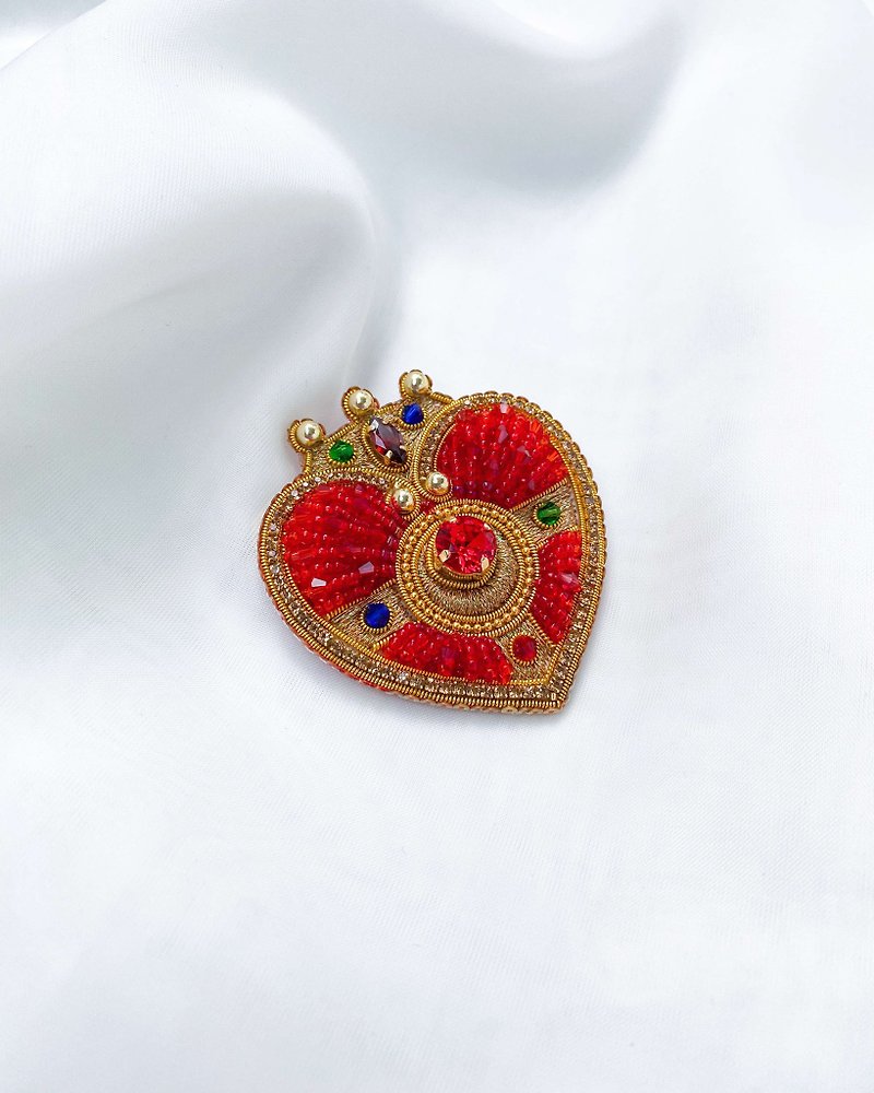 Sailor Moon brooch, Cosmic Heart, Red Heart, Cute Kawaii beaded pin