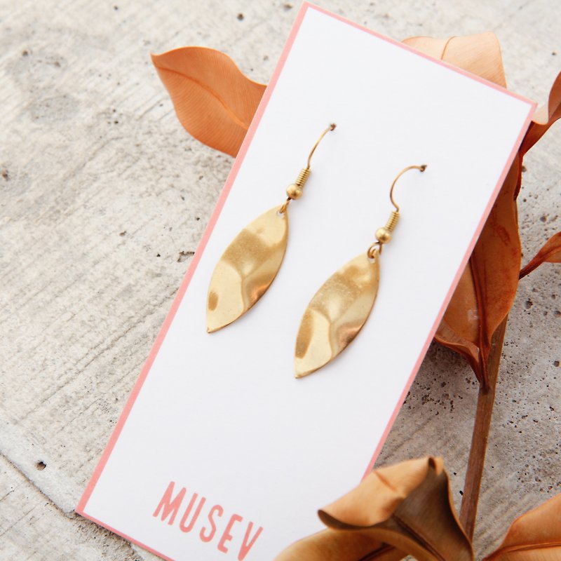 [Small paper hand made / paper art / jewelry] basic models wild simple brass earrings - Eichhornia - Earrings & Clip-ons - Copper & Brass Gold
