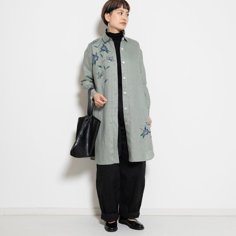 リネン・ロングシャツうぐいす＜手描き更紗牡丹＞ - 女上衣/長袖上衣 - 棉．麻 綠色