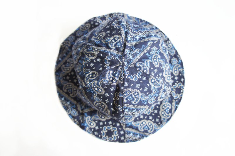 Dark blue amoeba X light denim handmade double-sided six-piece hat - หมวก - ผ้าฝ้าย/ผ้าลินิน สีน้ำเงิน