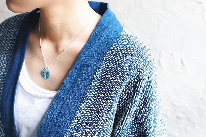Omake手工縫線長領小銅釦外套(藍底白線) - 外套/大衣 - 紙 藍色