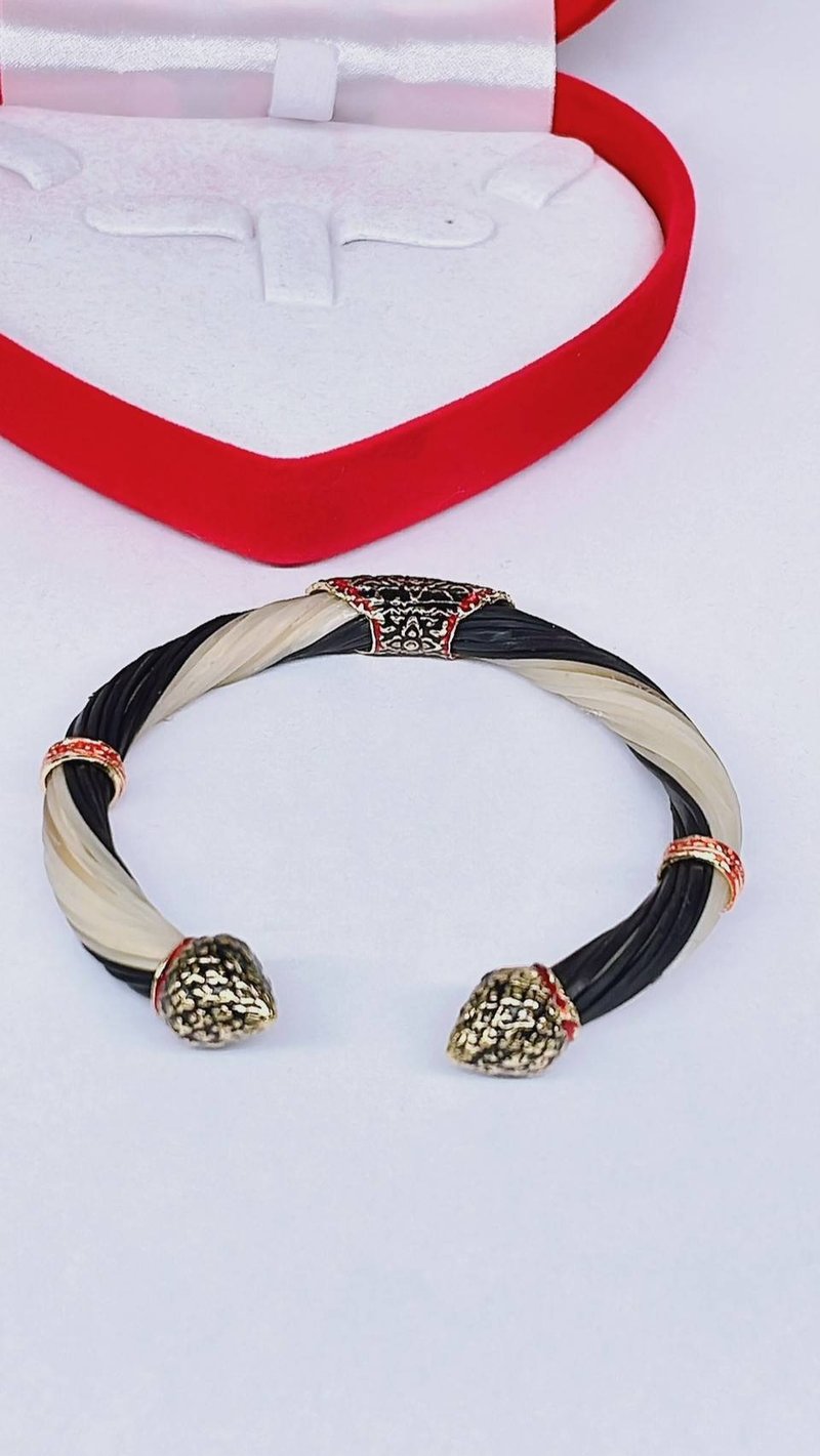 Black&White Body Real Elephant Tail Hair Bangle Silver Enamelled Sukhothai - 手鍊/手環 - 銀 多色