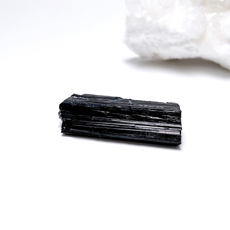 protection. Raw mineral healing, one picture and one object, avoiding evil and purifying l Black Tourmaline Raw Stone Symbiosis Mine l - ของวางตกแต่ง - เครื่องเพชรพลอย สีดำ