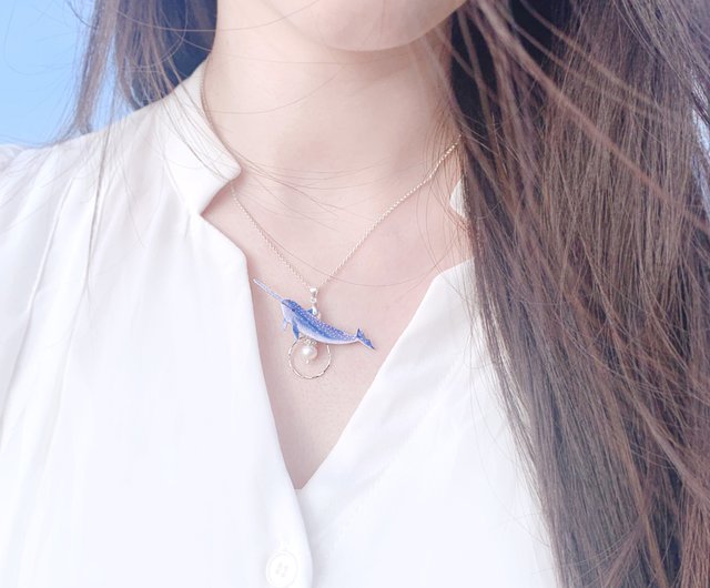 Beluga hot sale whale necklace