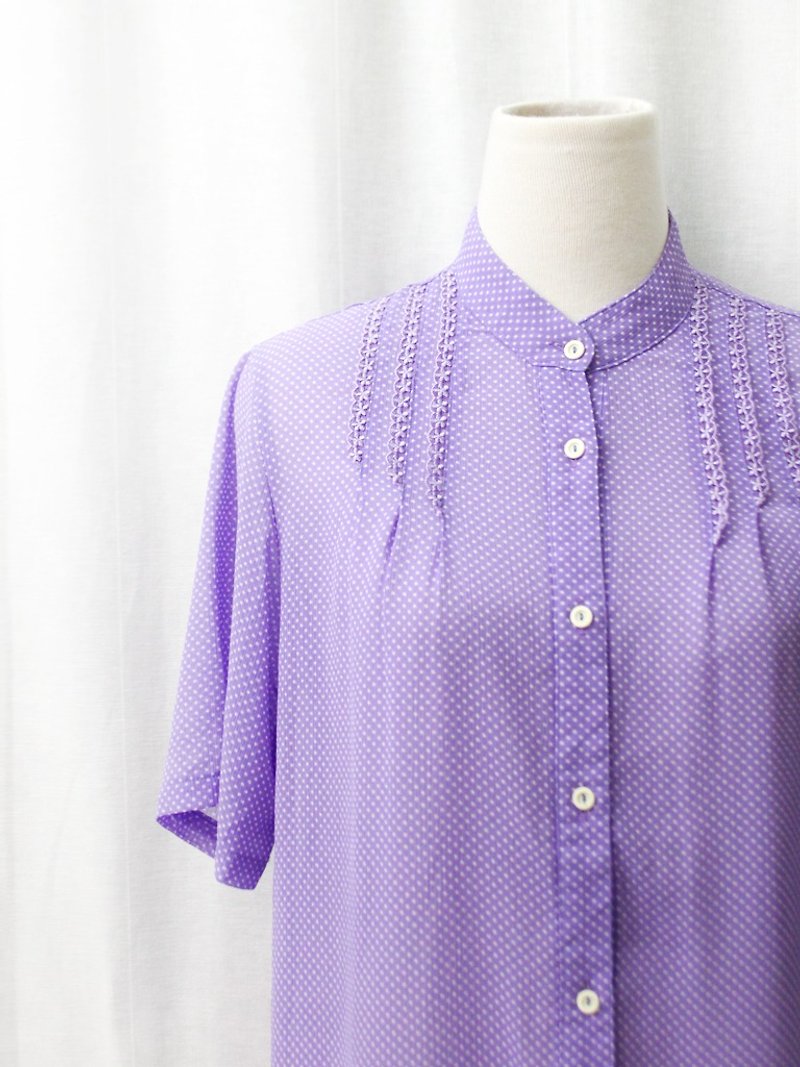 【RE0720T131】 Made in Japan cute lace stitching purple short-sleeved ancient shirt - Women's Shirts - Polyester Purple