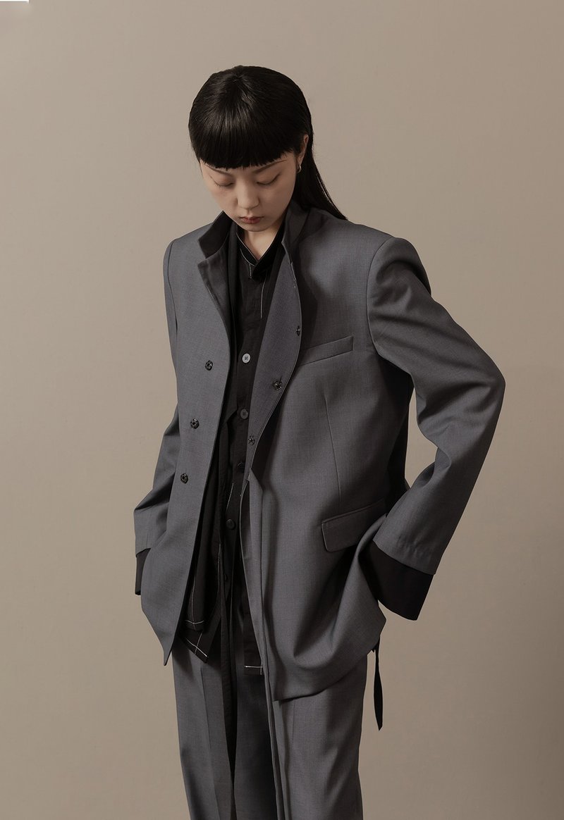 灰與深灰 撞色設計 中山西裝 復古中性 綁帶西服外套 - 女大衣/外套 - 其他材質 灰色