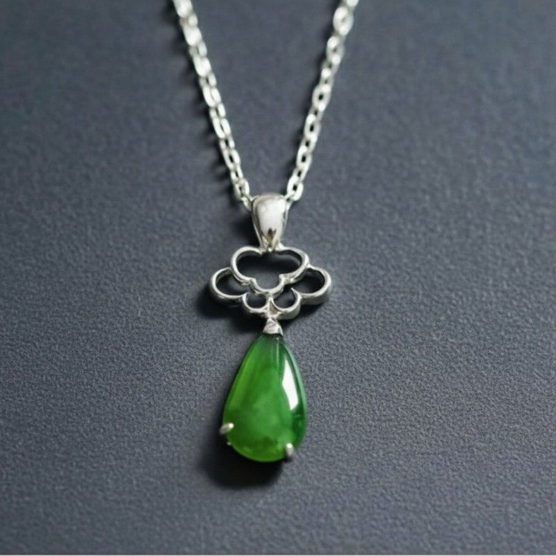Blossoming Jade Pendant Natural Jasper A Goods 925 Sterling Silver Valentine's Day Birthday Gift - สร้อยคอ - เครื่องเพชรพลอย สีเขียว