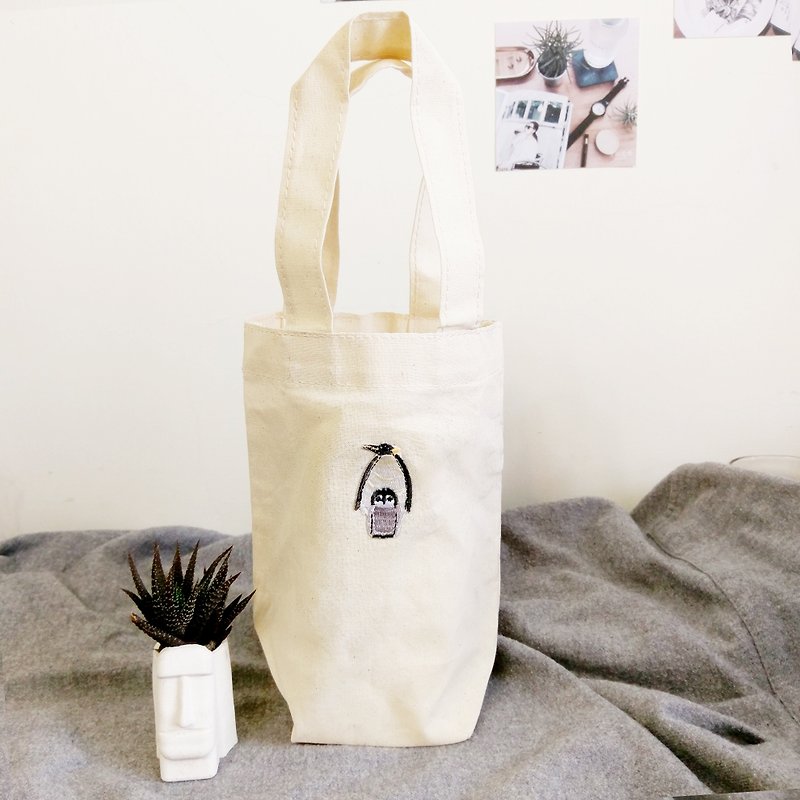 Penguin drink bag electric embroidery - ถุงใส่กระติกนำ้ - ผ้าฝ้าย/ผ้าลินิน ขาว
