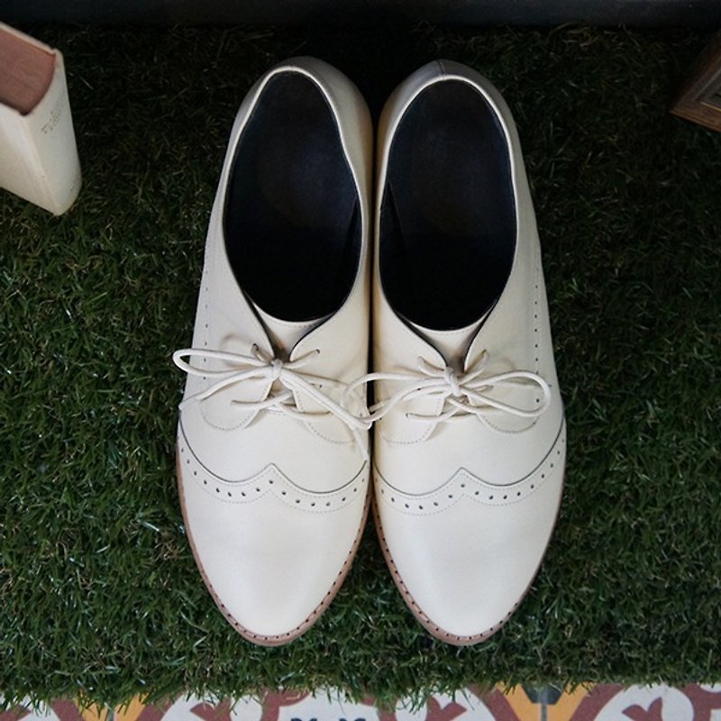 GT thick with Oxford shoes - beige - รองเท้าอ็อกฟอร์ดผู้หญิง - หนังแท้ ขาว