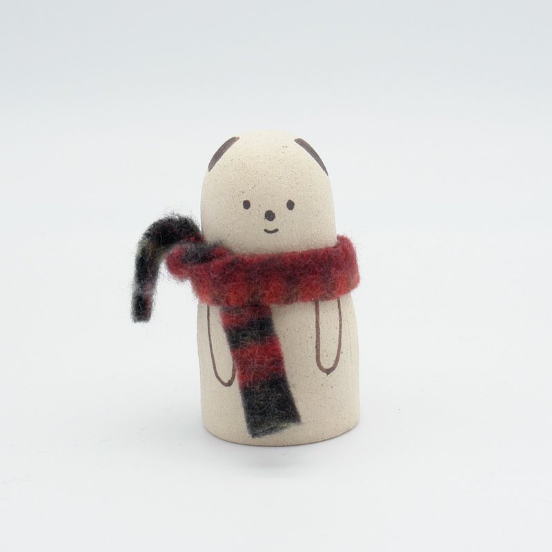 手作り陶人形　マフラーをしたくまさん - 擺飾/家飾品 - 陶 卡其色