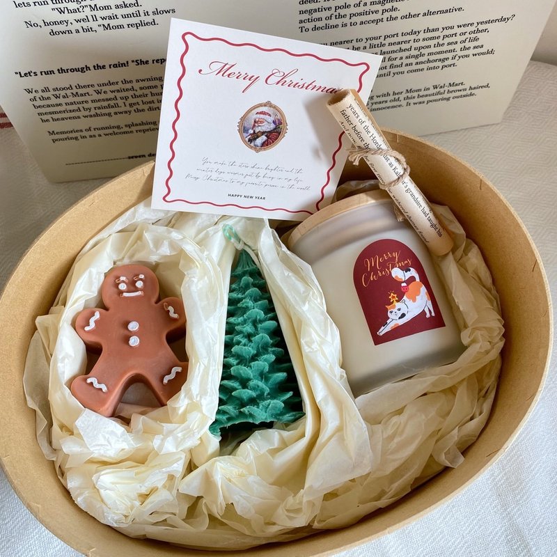 [Christmas Gift Box] Large fragrant gift box with wooden lid candle + Christmas tree + gingerbread man + melted snowman - เทียน/เชิงเทียน - ขี้ผึ้ง 