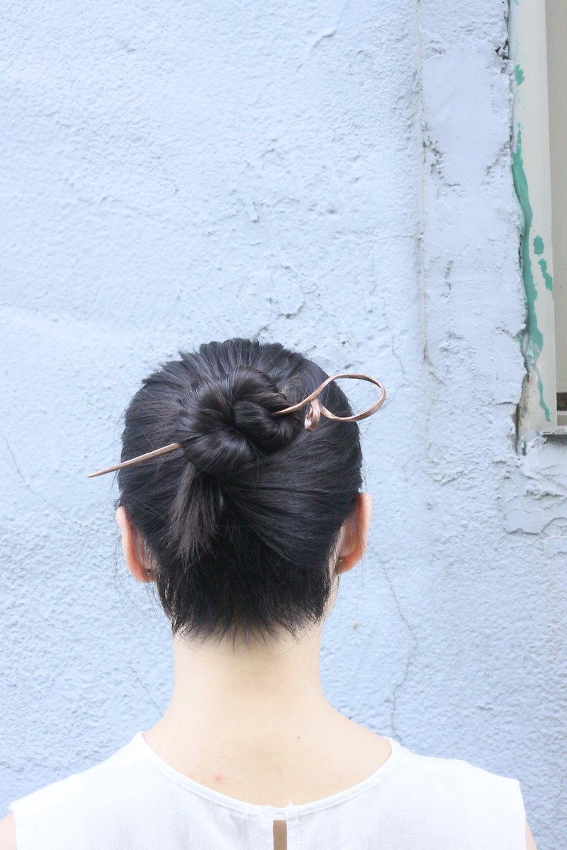 Wirewound Bronze hairpin neutral minimalist