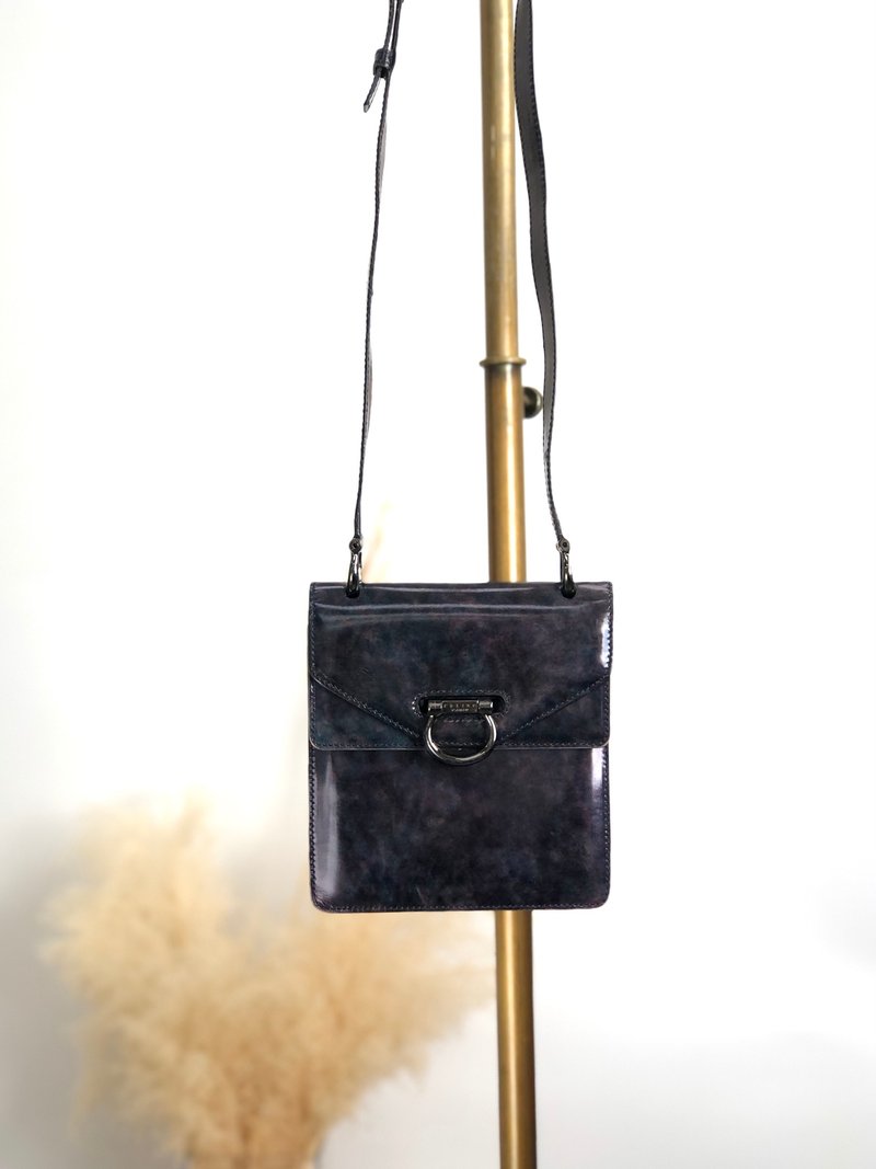 【 日本直送　名牌中古包 】CELINE セリーヌ ショルダーバッグ パープル ガンチーニ パテントレザー ミニバッグ ダブルフラップ オールド m53hi7 - 側背包/斜背包 - 真皮 紫色