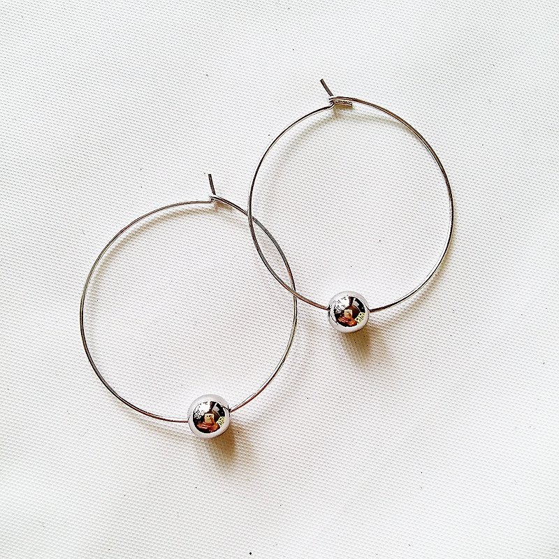:: :: minimalist geometric series of simple geometric circular flow earrings / :: Minimalist Geometric Collection :: Rhodium Plated Minimalist Geometric Round Circle Bead Hoop Earrings - Earrings & Clip-ons - Other Metals Silver