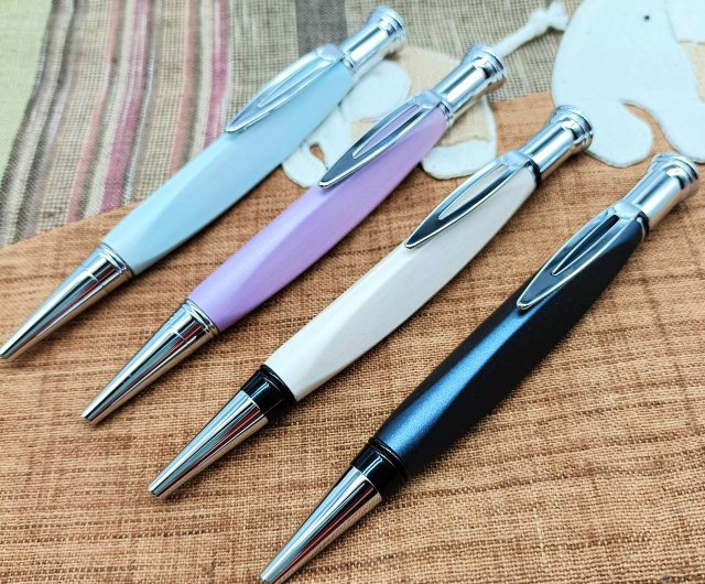 木製ボールペン 青と茶色のツートン AZONX アゾン ボールペン 輪島塗 蒔絵 雅風 AX-8807 鶴（つる