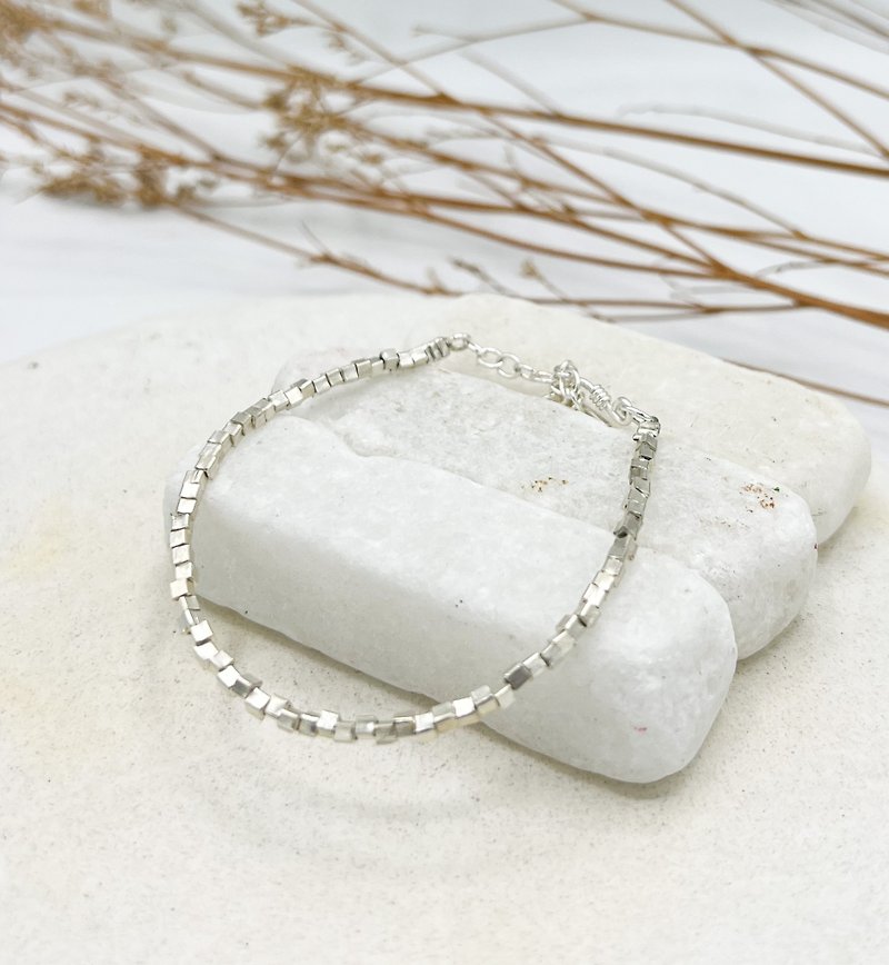 Silver cube beads bracelet with adjustable chain (B0073) - 手鍊/手鐲 - 銀 銀色