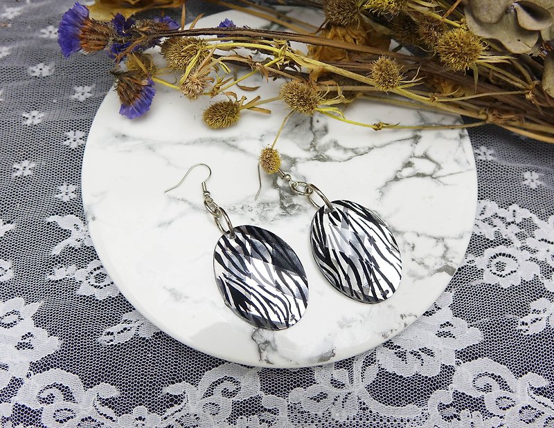 Resin Earrings & Clip-ons - Shaped zebra pattern big earrings