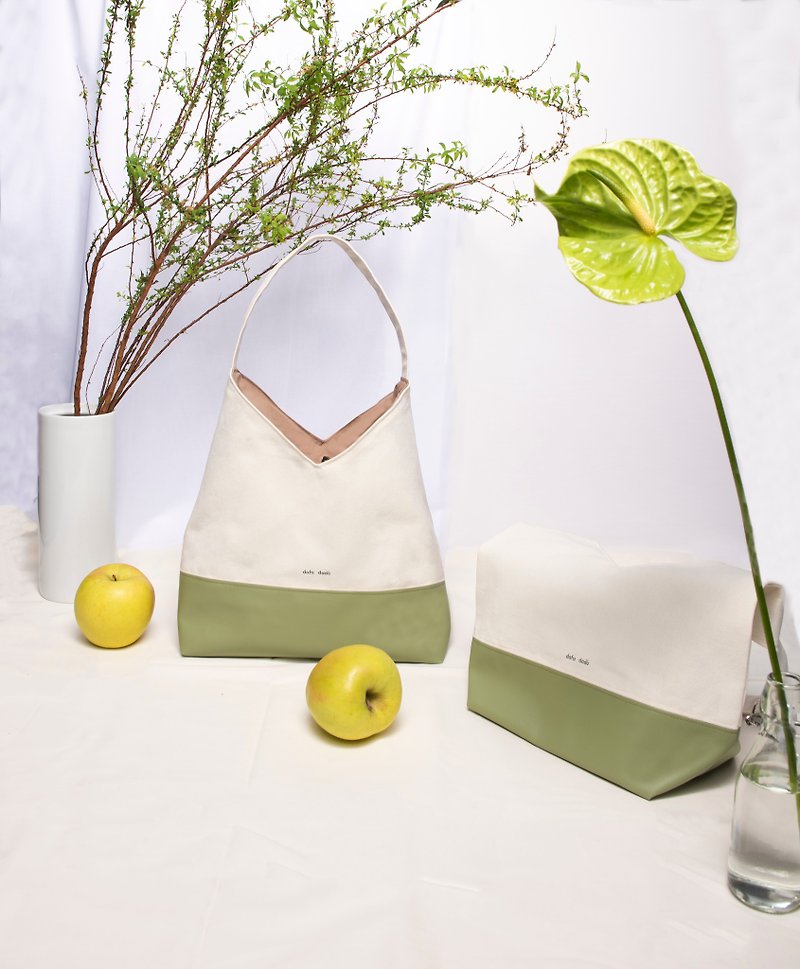 Dafa Dado/Made in Hong Kong/Designer Original/Large Size Side Bag/Natural Canvas/Vegan Leather - กระเป๋าแมสเซนเจอร์ - ผ้าฝ้าย/ผ้าลินิน สีเขียว
