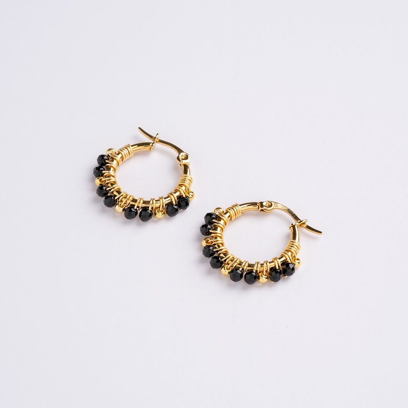 Small Amina Earrings in Black Agate (18K Gold Plated Black Agate Hoops) - ต่างหู - สแตนเลส สีดำ