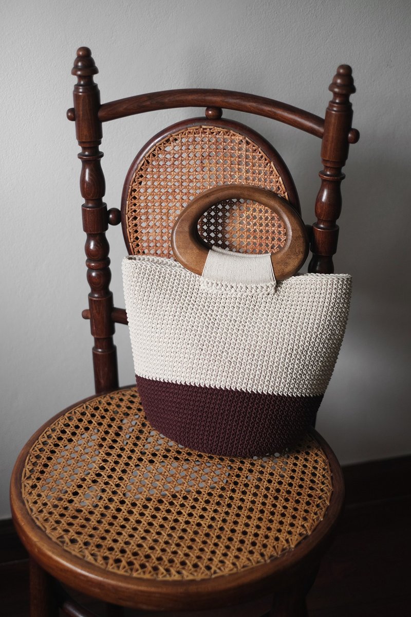 Round Oak wood Two Tone Handbag - 手提包/手提袋 - 棉．麻 