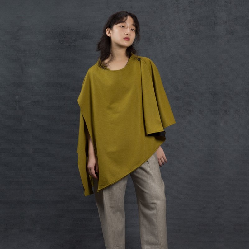 【小雨的兒子】斜襬層次披風 - 女上衣/長袖上衣 - 羊毛 黃色