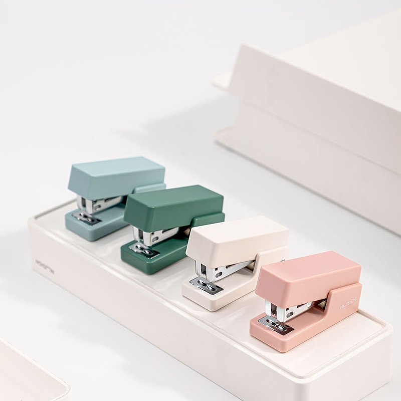 Deli NU SIGN mini stapler set No. 3 with a box of needles NS083 - แม็กเย็บ - พลาสติก 