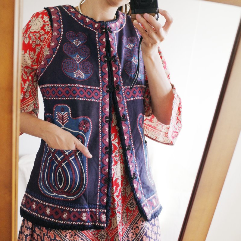 Vintage ethnic totem plush vest jacket - เสื้อแจ็คเก็ต - ผ้าฝ้าย/ผ้าลินิน 