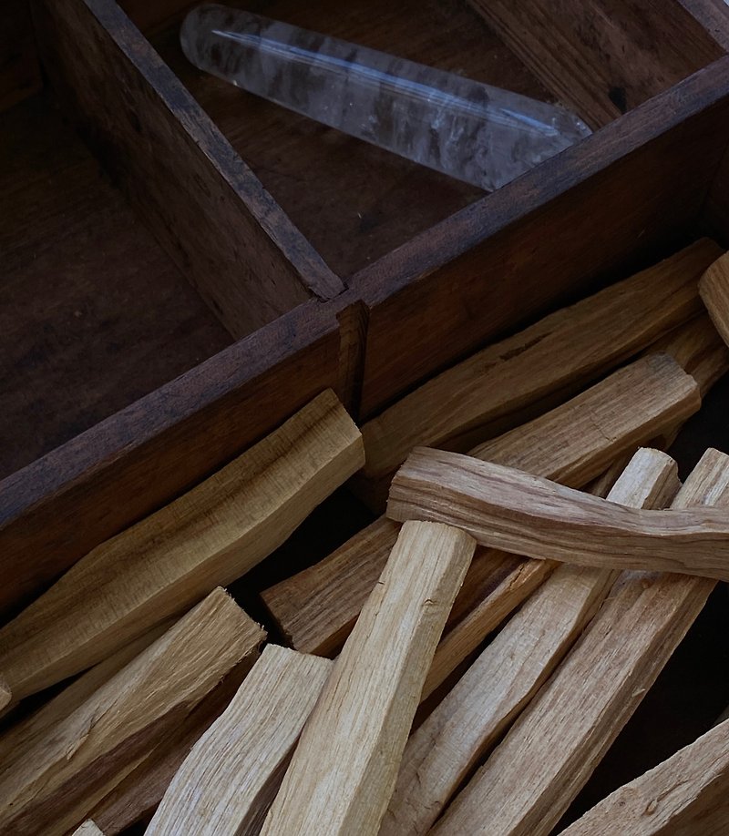 Palo Santo Peruvian Sacred Wood/Ten Packs Let every space and bedside have Sacred Wood to accompany
