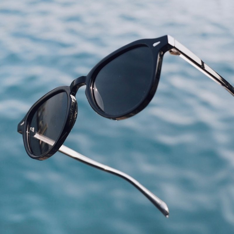 GLISTEN - Lance Polarized Sunglasses (Black) - แว่นกันแดด - วัสดุอื่นๆ สีดำ