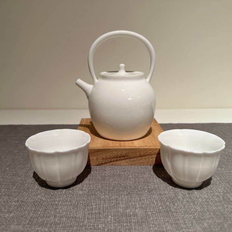 [Porcelain] Yongyue Liang Run porcelain white pot (one pot, two cups) exquisite teapot - Teapots & Teacups - Other Materials White